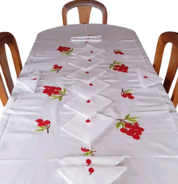Tischdecke und 12 Servietten, LITSCHI-MUSTER