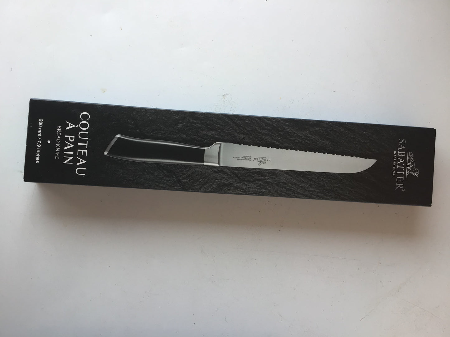 Couteau à pain PROFESSIONNEL  Marque LION SABATIER INTERNATIONAL